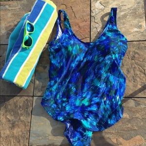 NWT Swimsuits For All Size 22